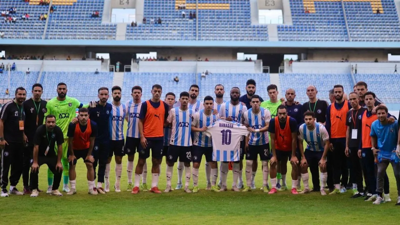 مواجهة قوية.. سيد منير يحكم بيراميدز أمام كهرباء الإسماعلية في الدوري المصري